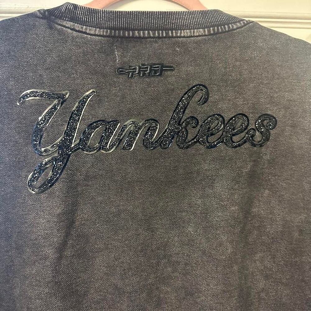 Pro-standard Women's Grey and Black Sweatshirt